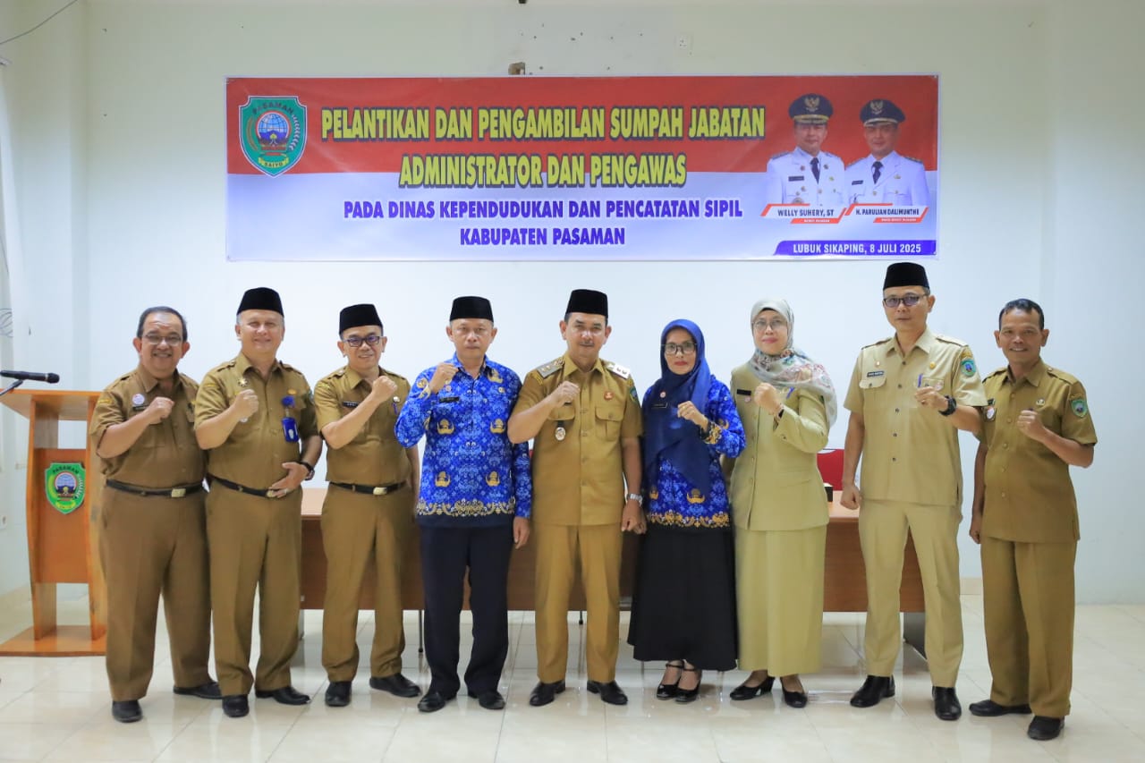 Wakil Bupati Pasaman Lantik Dua Pejabat Struktural Disdukcapil